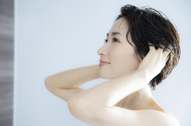 毎日のヘアケアで、太い髪が育つ頭皮環境を整える